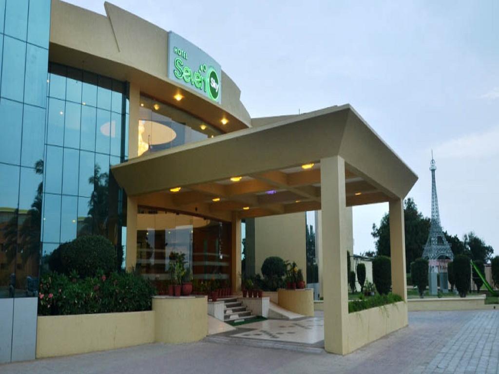 เซเว่น สกาย คล้าร์ก เอ็กโซติกา Hotel ภุช ภายนอก รูปภาพ