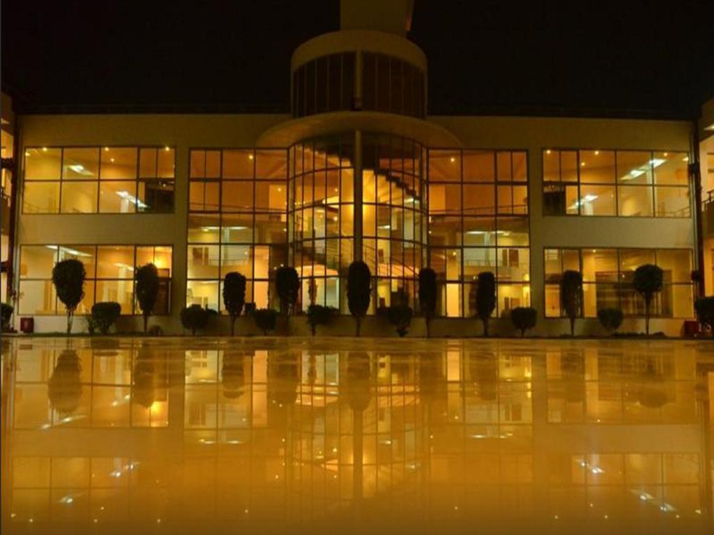 เซเว่น สกาย คล้าร์ก เอ็กโซติกา Hotel ภุช ภายนอก รูปภาพ