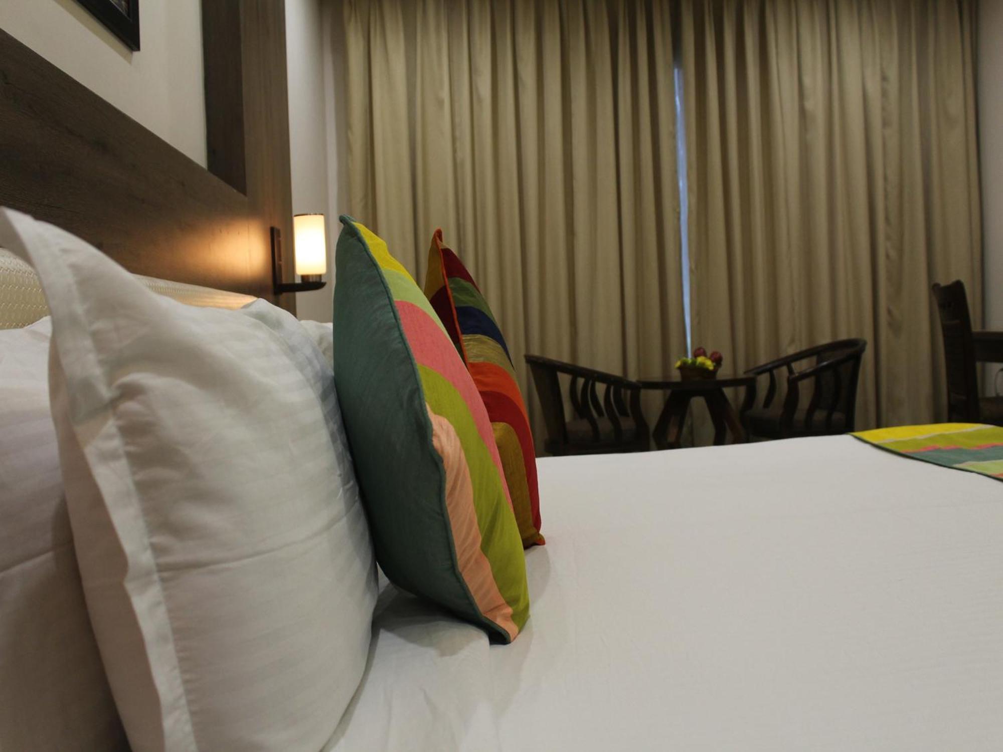 เซเว่น สกาย คล้าร์ก เอ็กโซติกา Hotel ภุช ภายนอก รูปภาพ