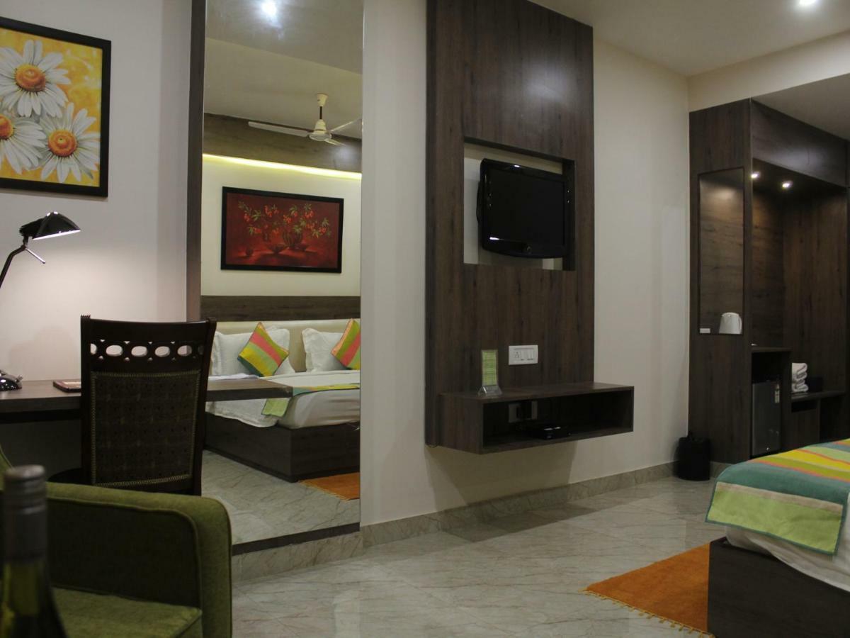 เซเว่น สกาย คล้าร์ก เอ็กโซติกา Hotel ภุช ภายนอก รูปภาพ